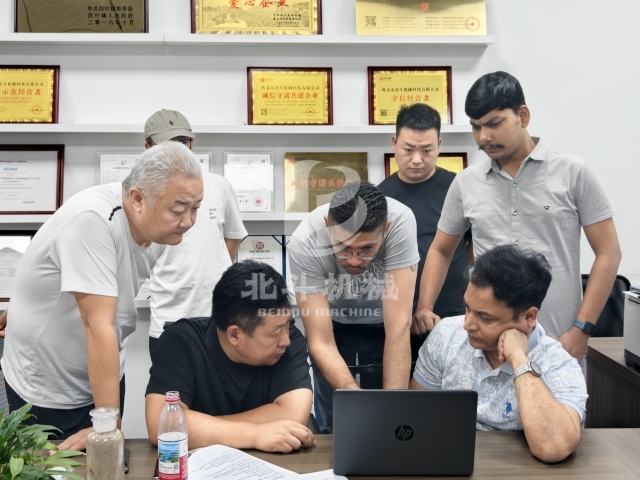 锁定合作仅为开端!非洲企业特意赴芭乐视频IOS下载验机